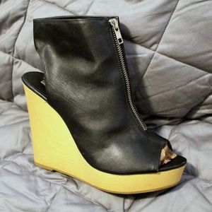 Simply Vera Vera Wang Leather Platform Wedges